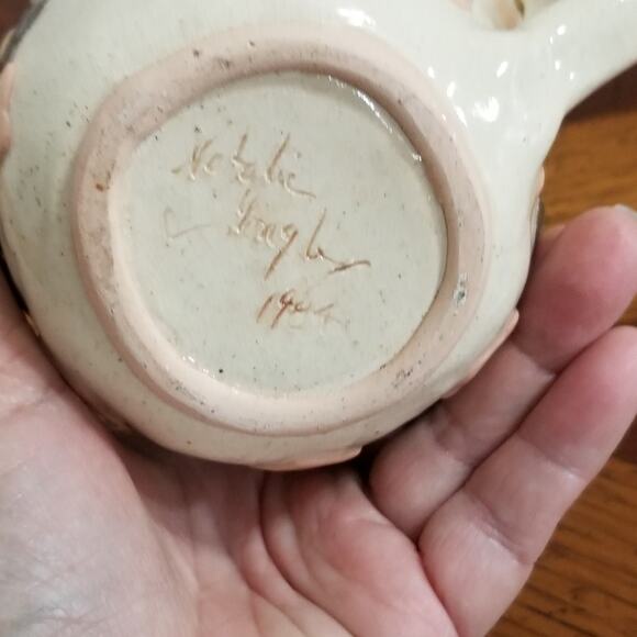 Signed coffee mug pottery/clay teddy bears and hearts Signed - Picture 11 of 16